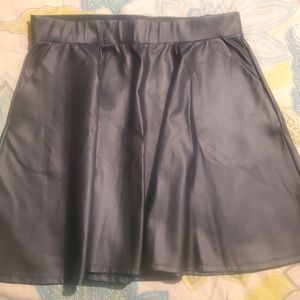 Torrid skater mini skirt size 1 new without tags